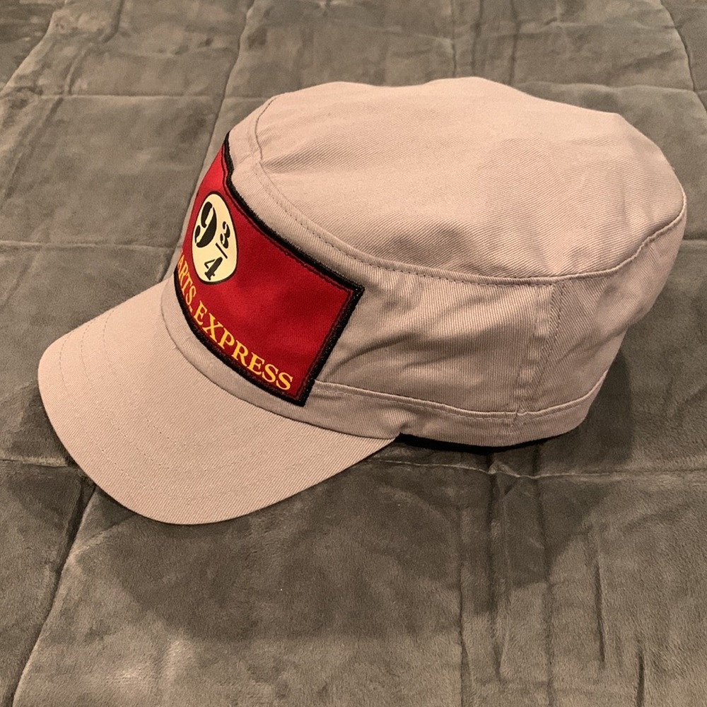 Harry Potter Universal Studios Hogwarts Express 9 3/4 Conductor’s Hat Cap - Picture 3 of 5